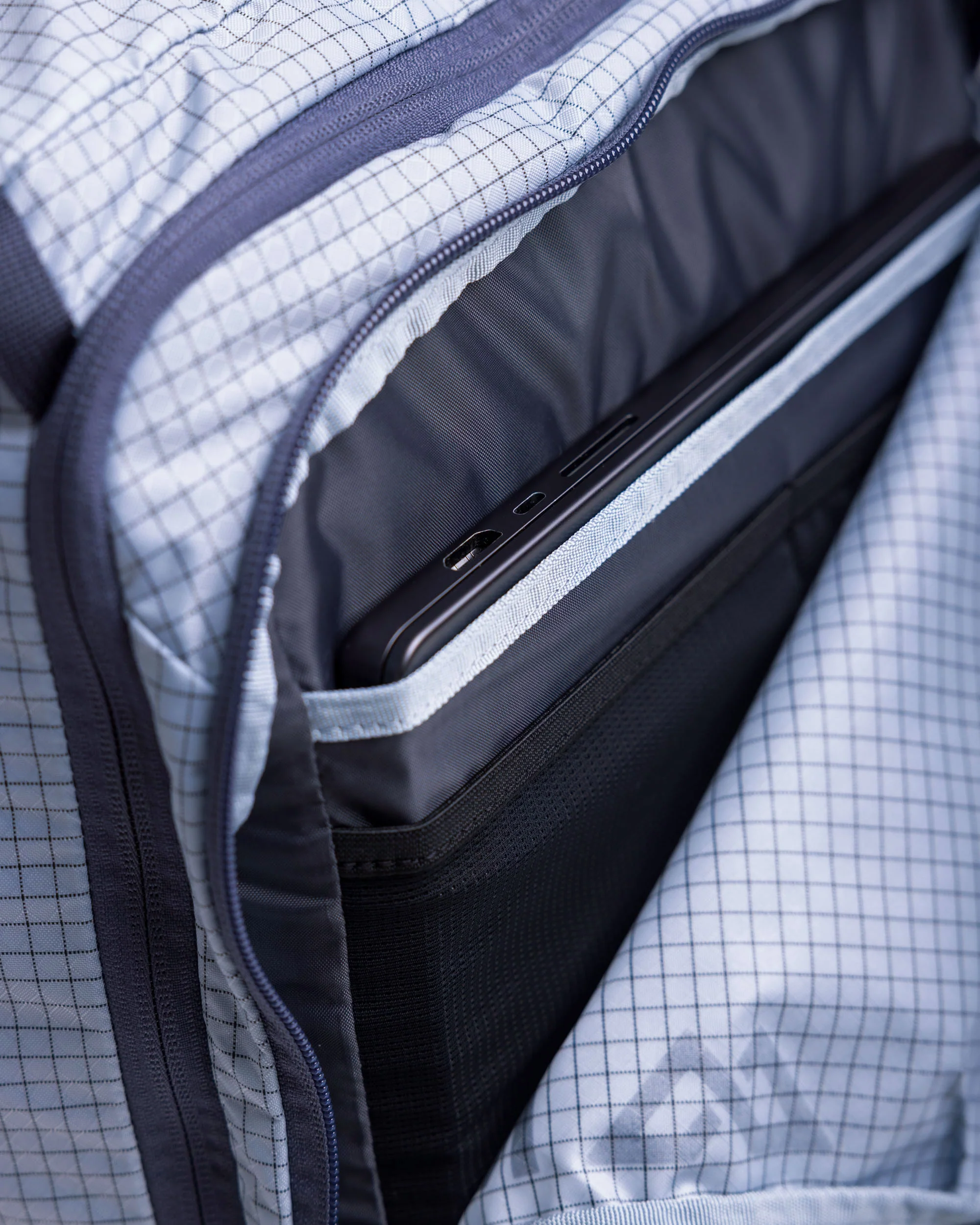 Feather Flight® Carry-On - 40L - Tech Blue - Image 5