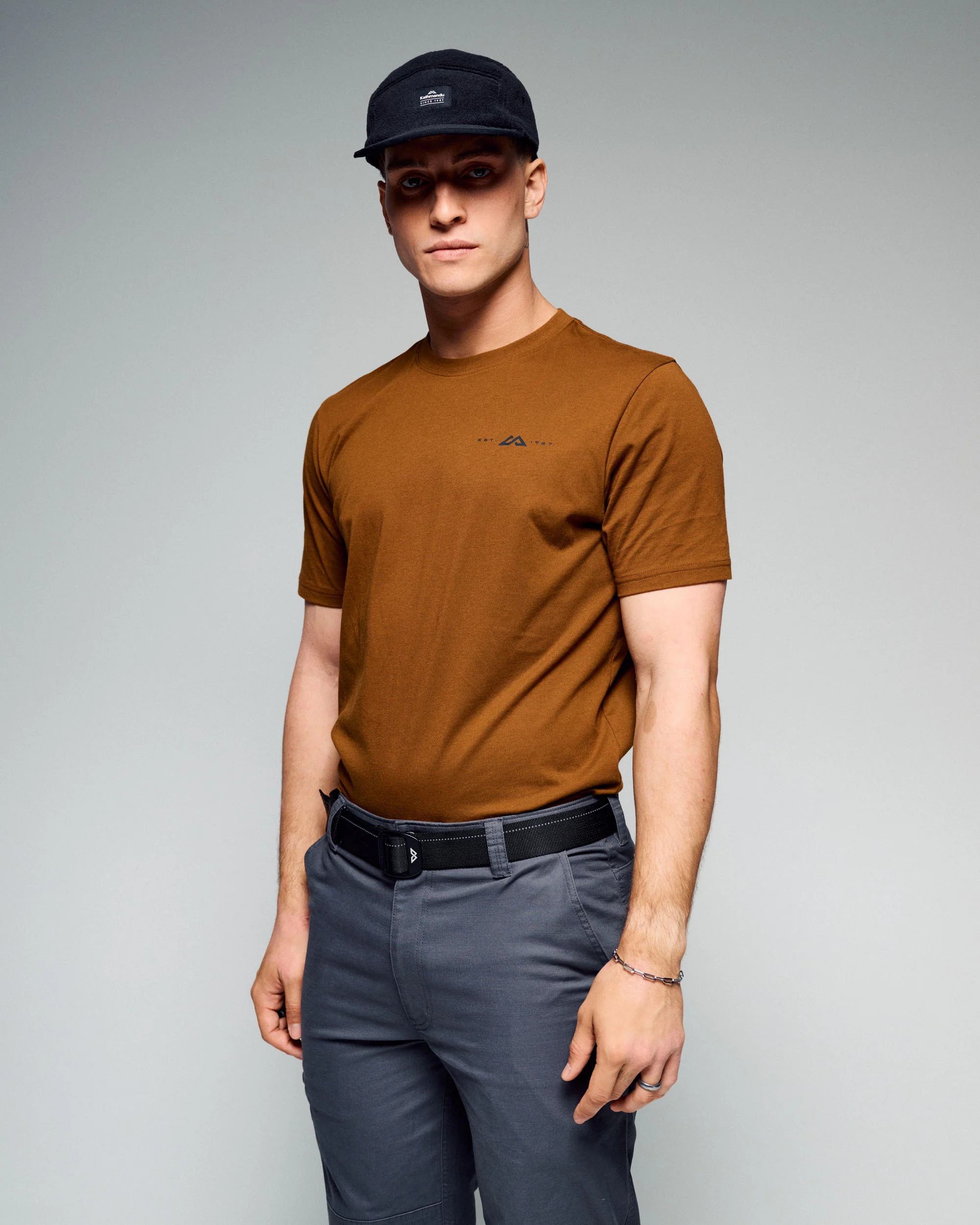 Men's Mountain Rays Organic Cotton T-Shirt - Bark - Image 2