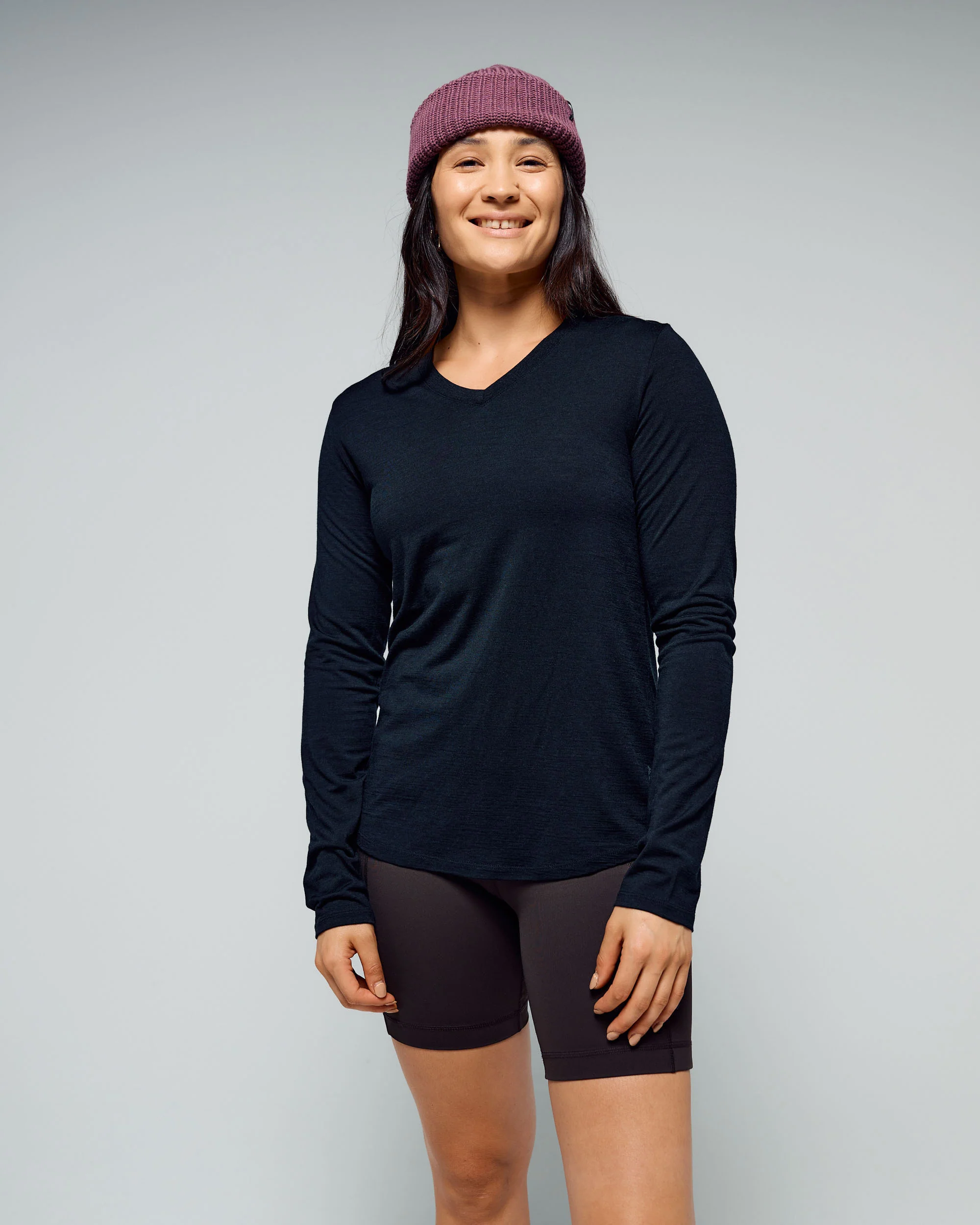 Women's 100% Merino Long Sleeve V-Top - Black - Image 2